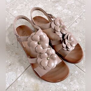 Naturalizer floral sandals